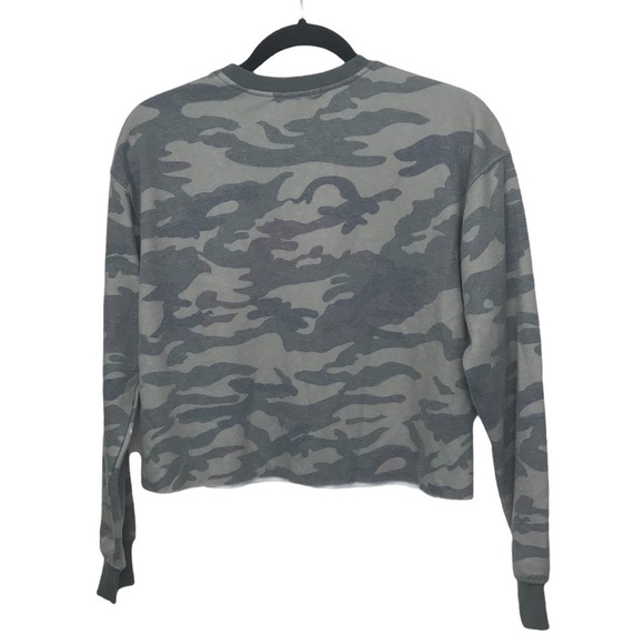 Forever 21 Pale Green Gray Camo Print Sweater Sweatshirt Small - Picture 4 of 8